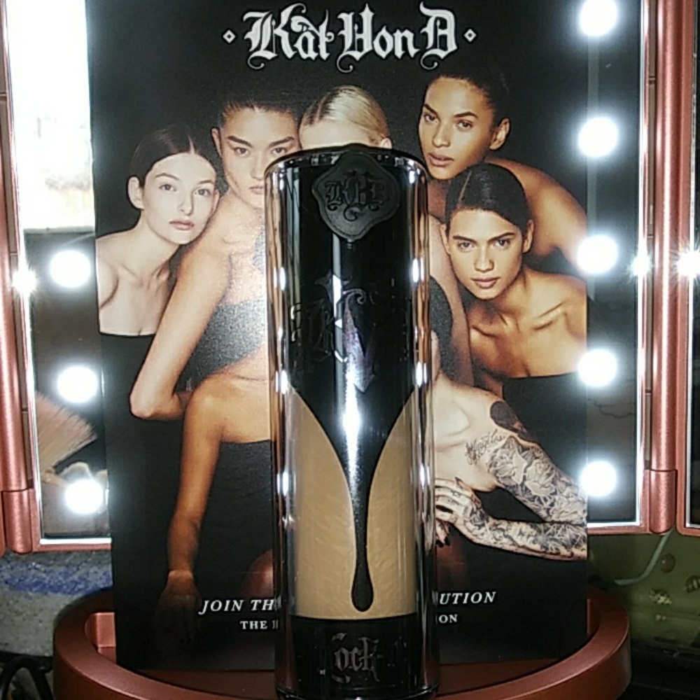 kat Von D Lock- it Foundation Medium 52 Neutral
